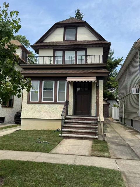 Single Family Residence in Forest Hills NY 71-51 Kessel Street.jpg