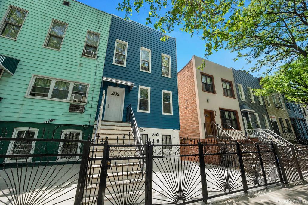 252 Woodbine St, Brooklyn, NY 11221 photo