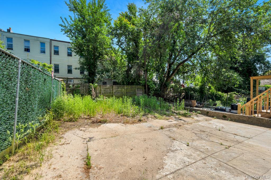 252 Woodbine St, Brooklyn, NY 11221 photo
