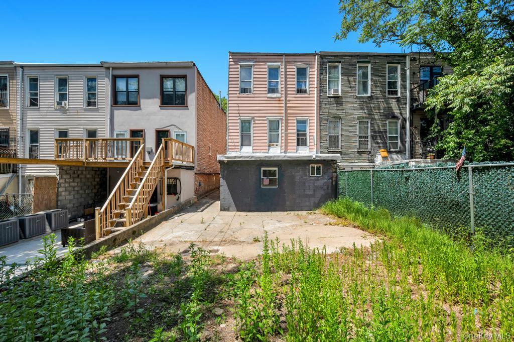 252 Woodbine St, Brooklyn, NY 11221 photo