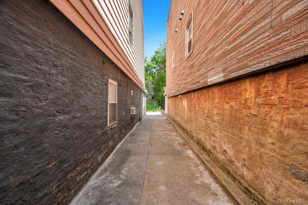 252 Woodbine St, Brooklyn, NY 11221 photo