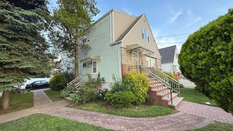 Townhouse in Springfield Gardens NY 14605 227th Street.jpg