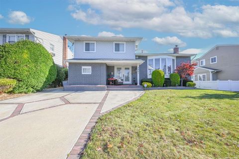 Single Family Residence in Baldwin Harbor NY 3491 Howard Boulevard.jpg