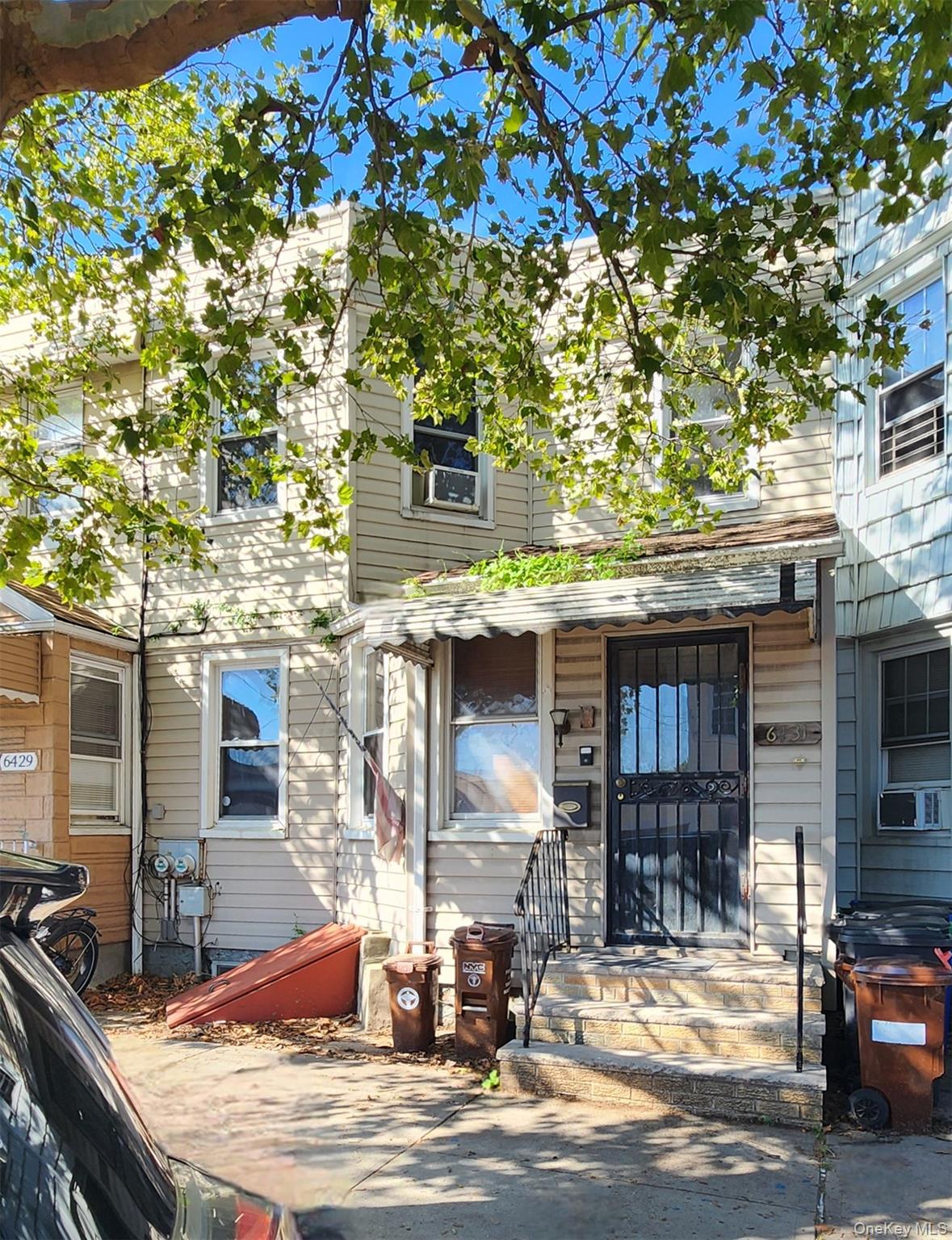 6431 Admiral Ave, Middle Village, NY 11379