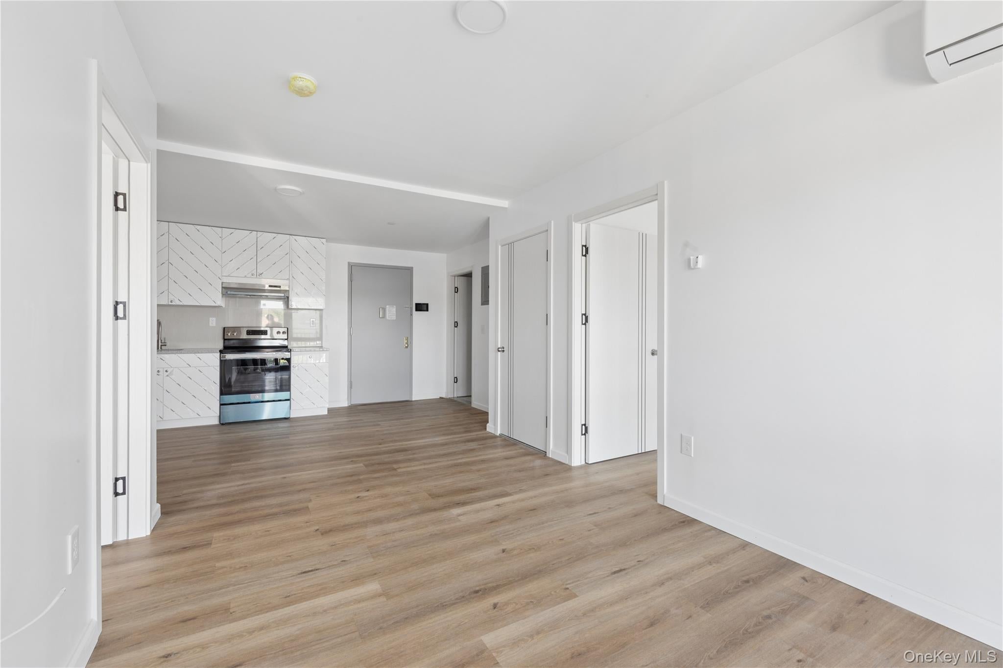 70 25 Queens Blvd #7 J, Woodside, NY 11377 photo