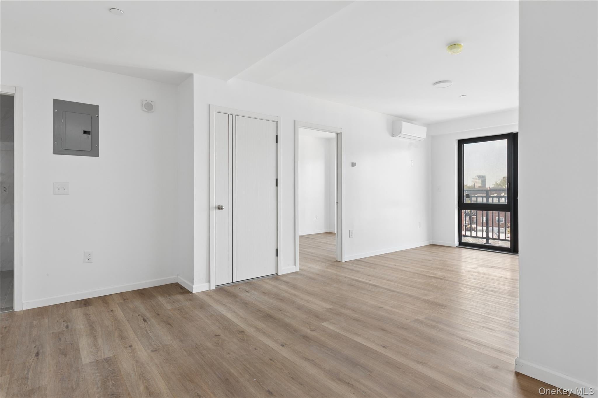 70 25 Queens Blvd #7 J, Woodside, NY 11377 photo