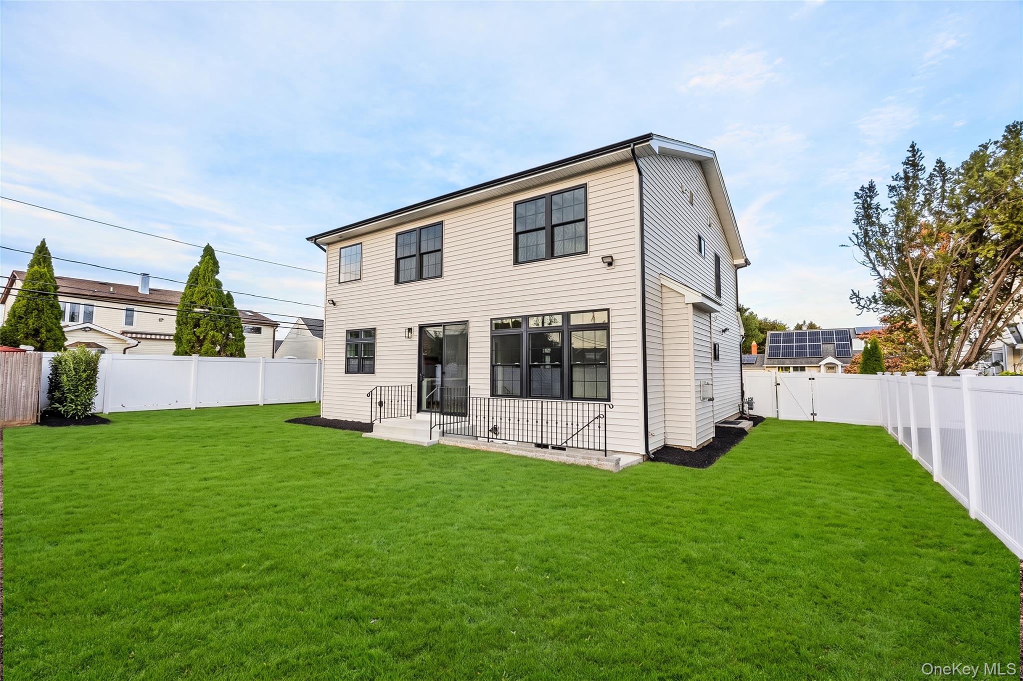 30 Briggs St, Hicksville, NY 11801 photo