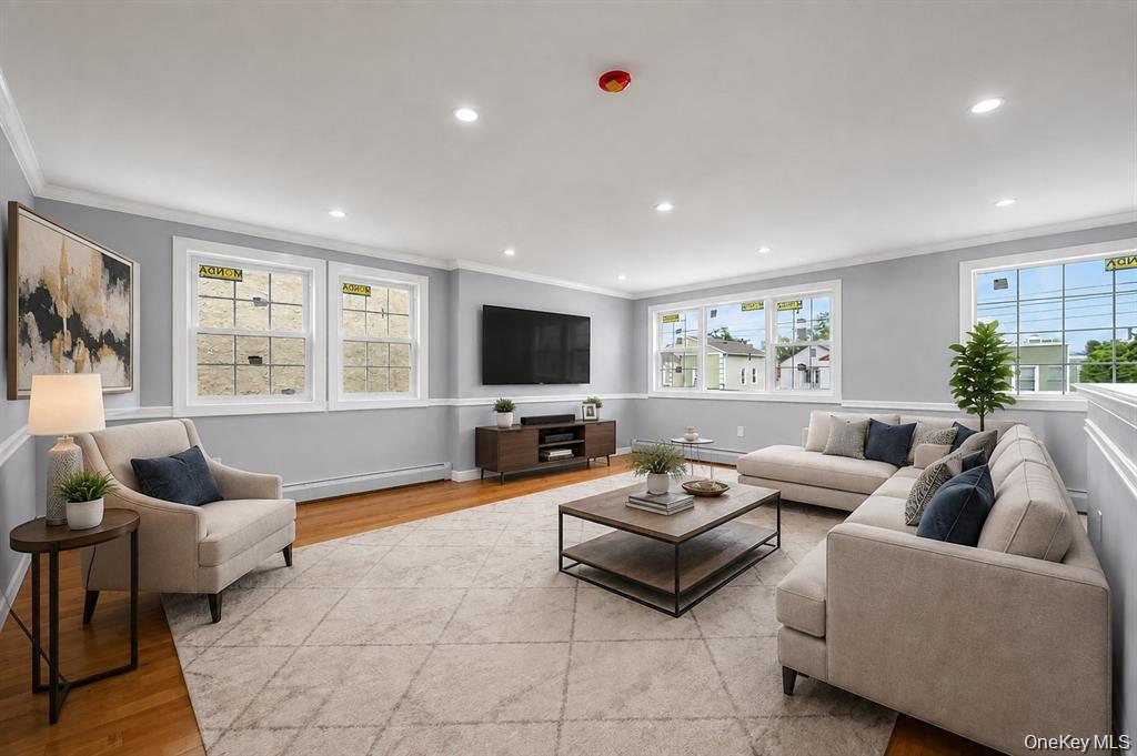 13740 234th St, Rosedale, NY 11422 photo