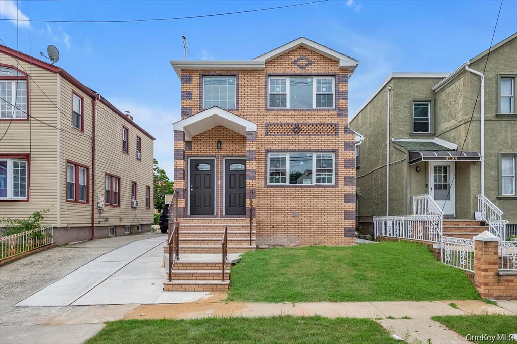 13740 234th St, Rosedale, NY 11422