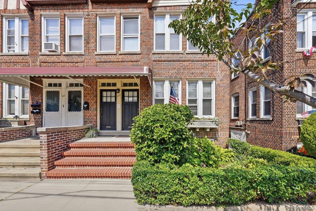 333 E 238th St, Bronx, NY 10470 photo