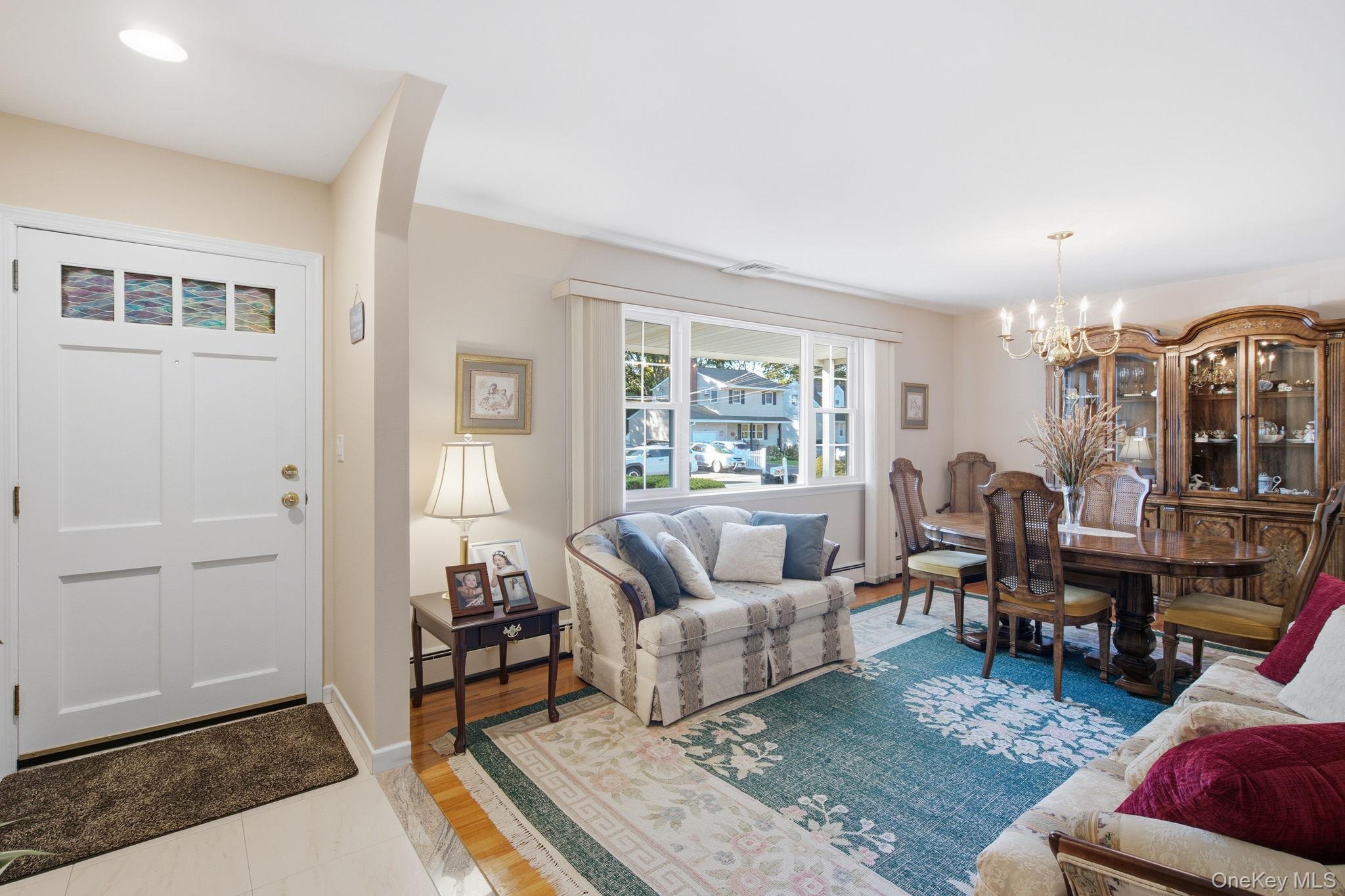 249 E 17th St, Huntington Station, NY 11746 photo
