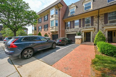 Condominium in Bayside NY 206-05 Emily Road #6U.jpg