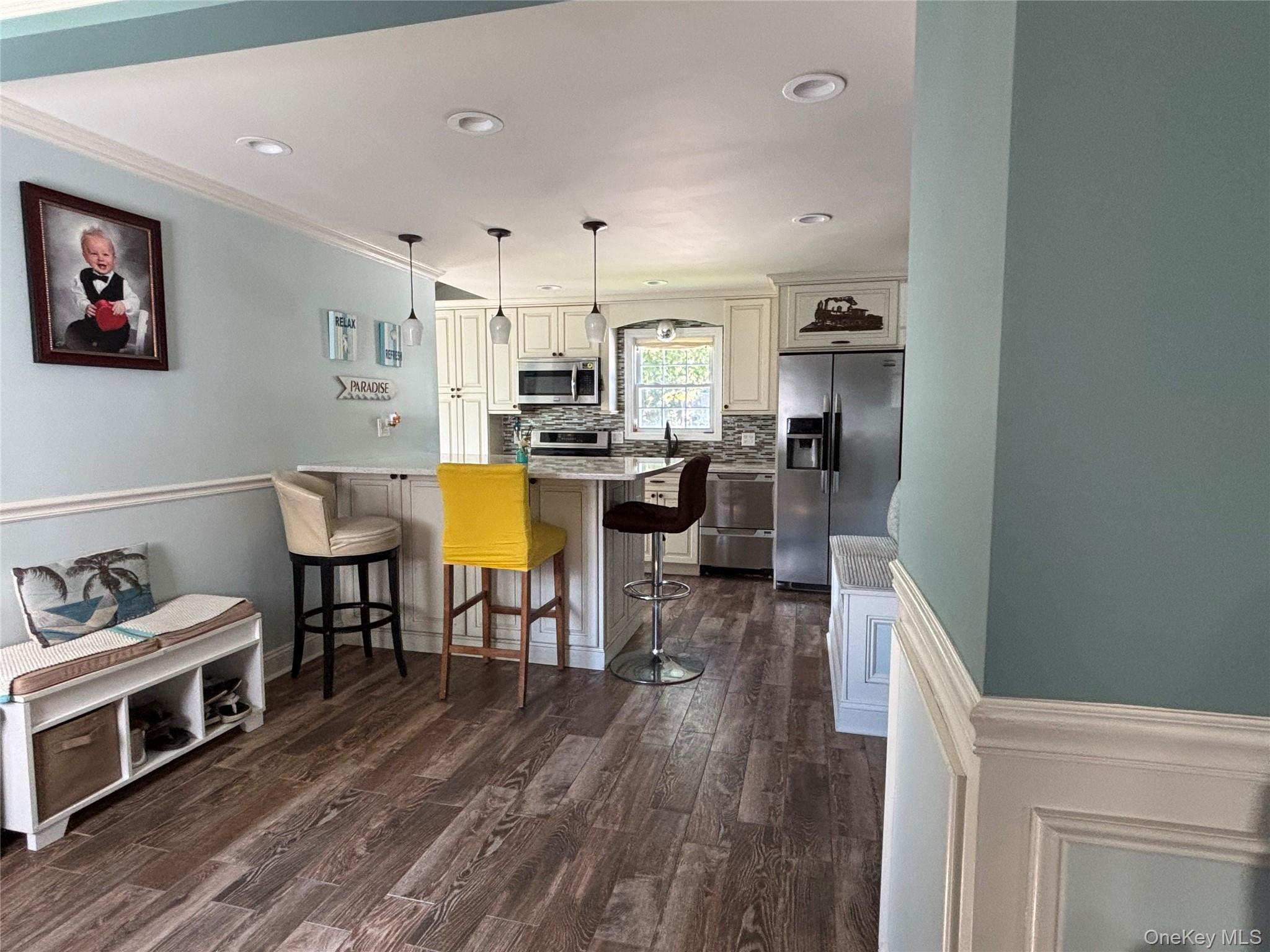 197 S 7th St, Lindenhurst, NY 11757 photo