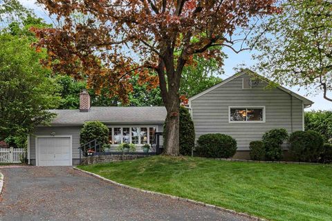 Single Family Residence in Ardsley NY 3 Columbia Road.jpg