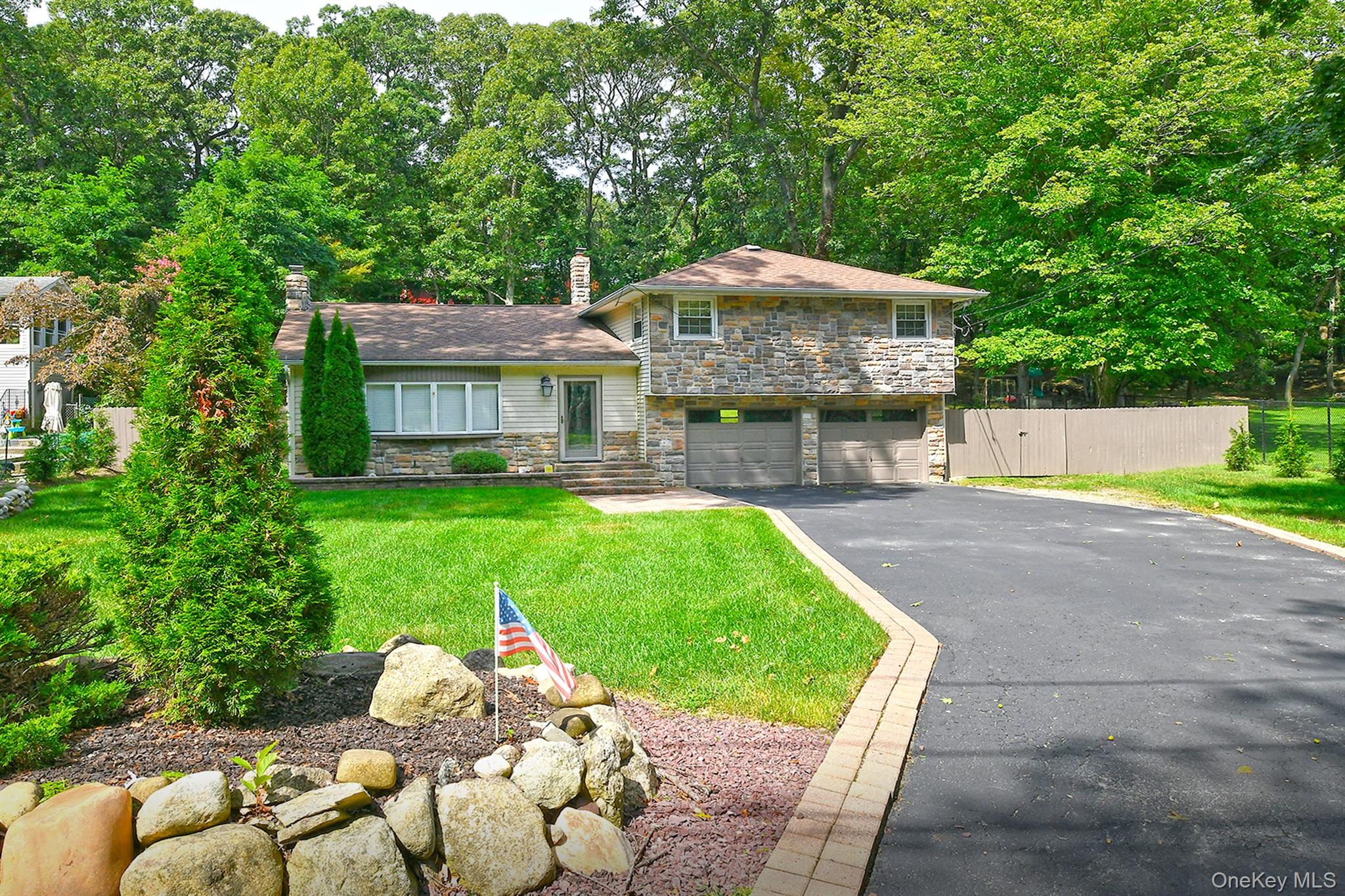 150 Hallock Landing Rd, Rocky Point, NY 11778 photo