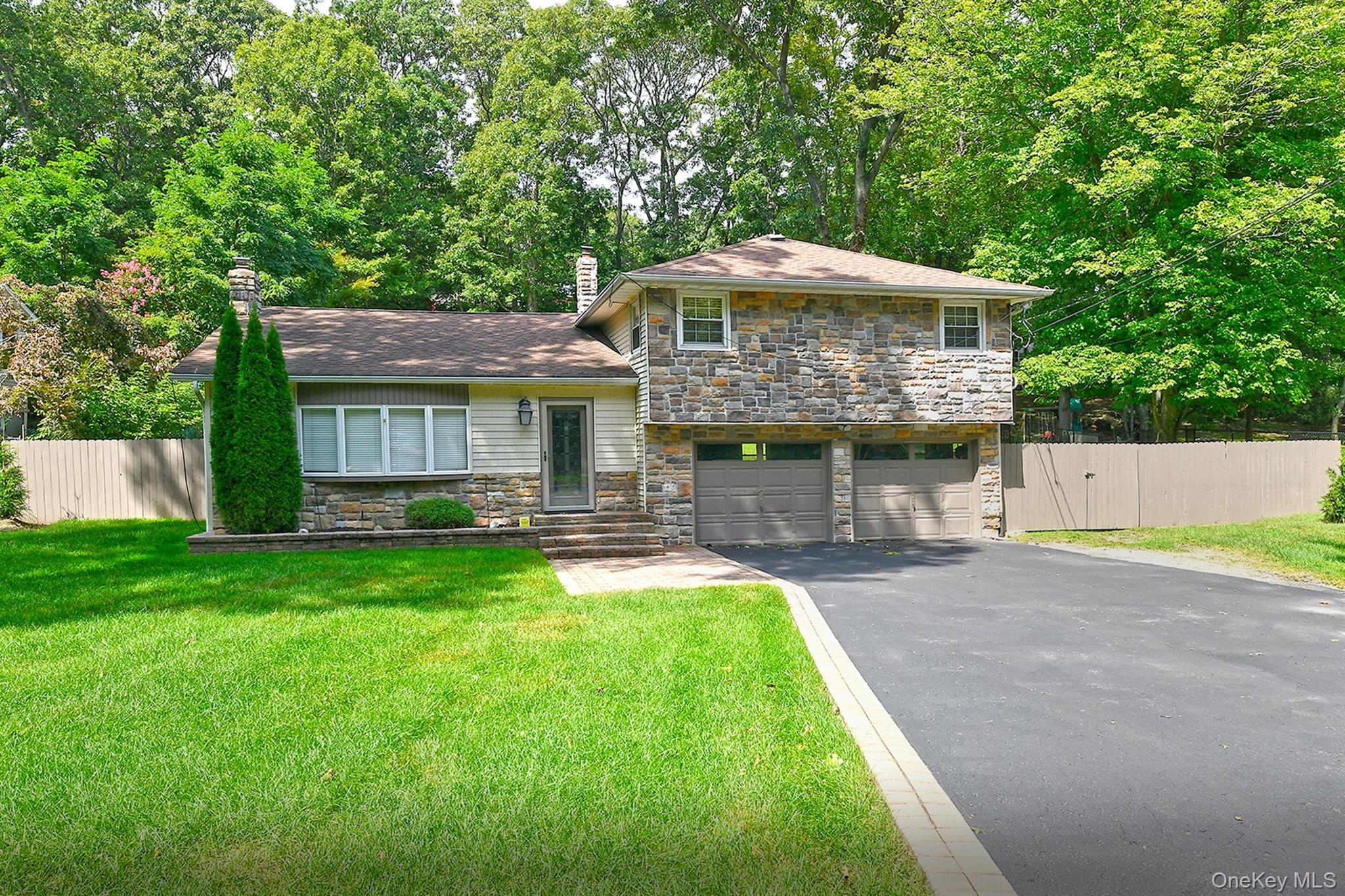 150 Hallock Landing Rd, Rocky Point, NY 11778 photo