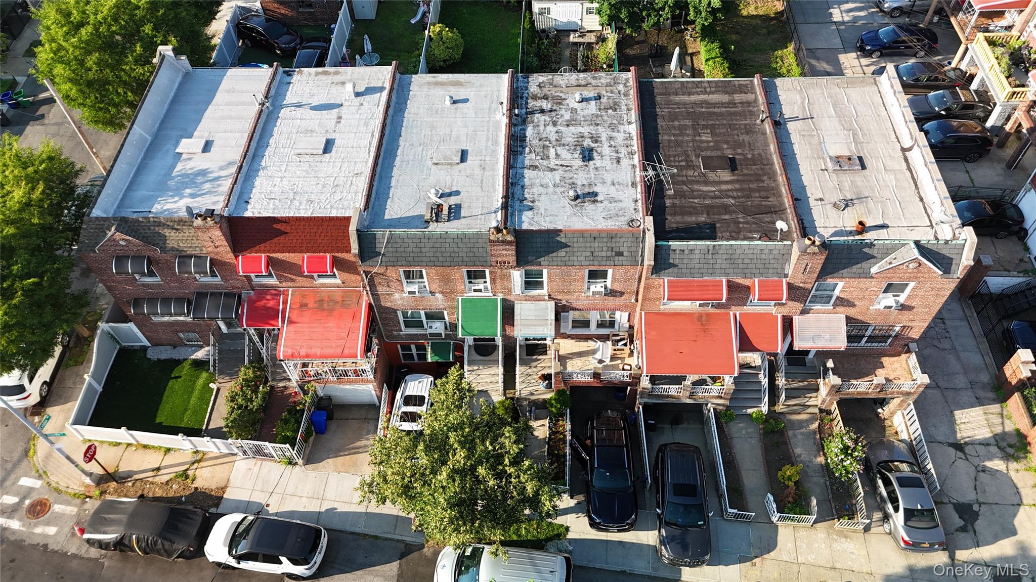 935 Magenta St, Bronx, NY 10469 photo