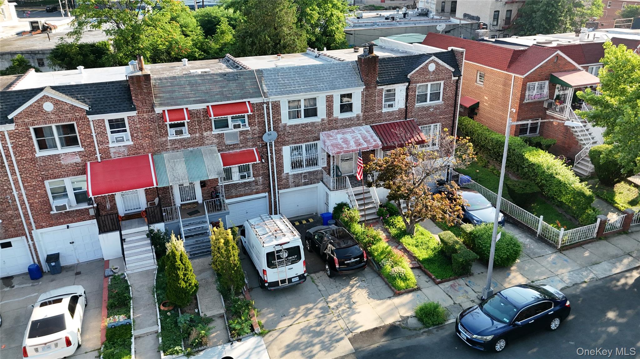 935 Magenta St, Bronx, NY 10469 photo