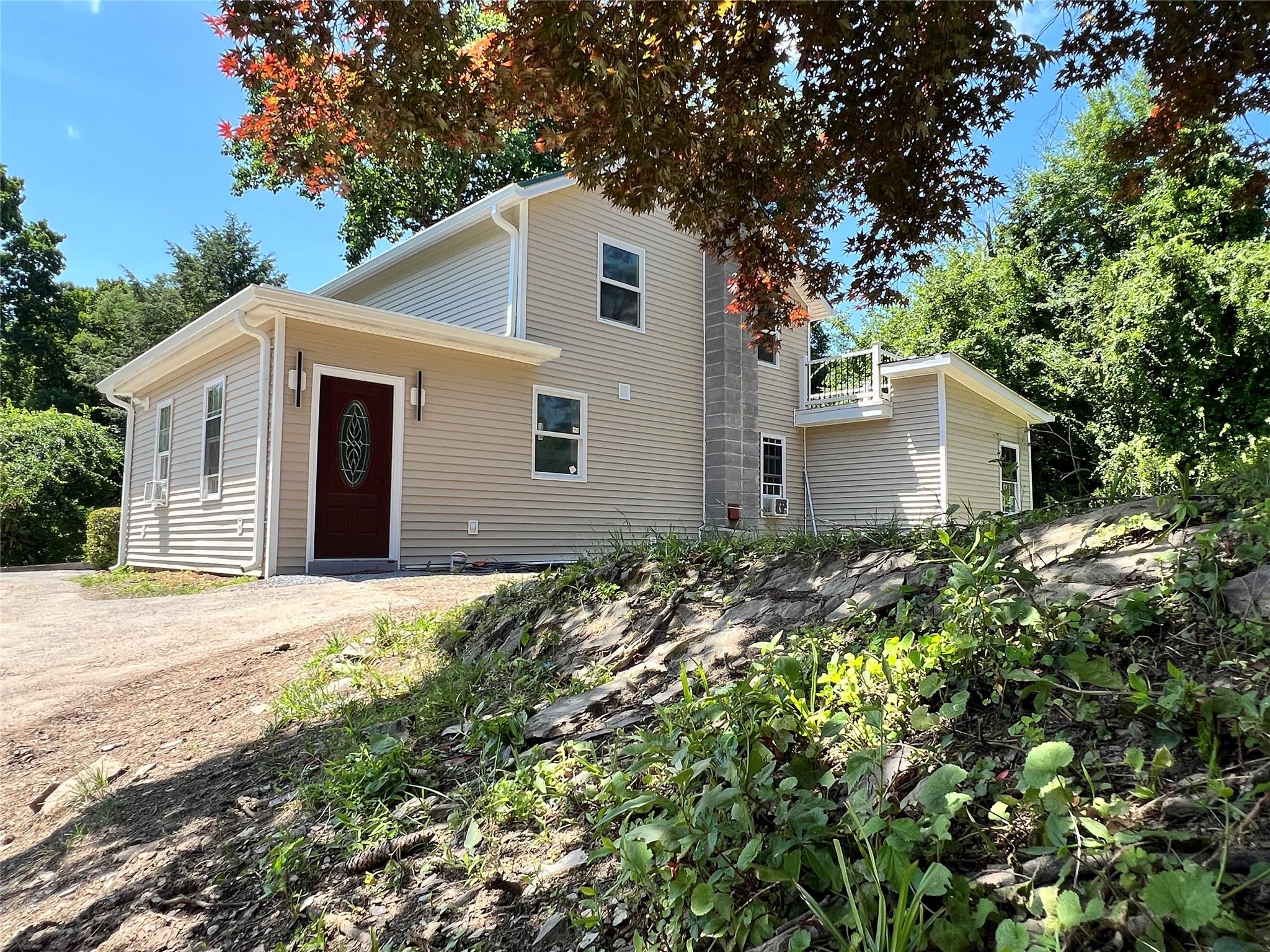Single Family Residence in Hyde Park NY 104 S Quaker Lane 1.jpg