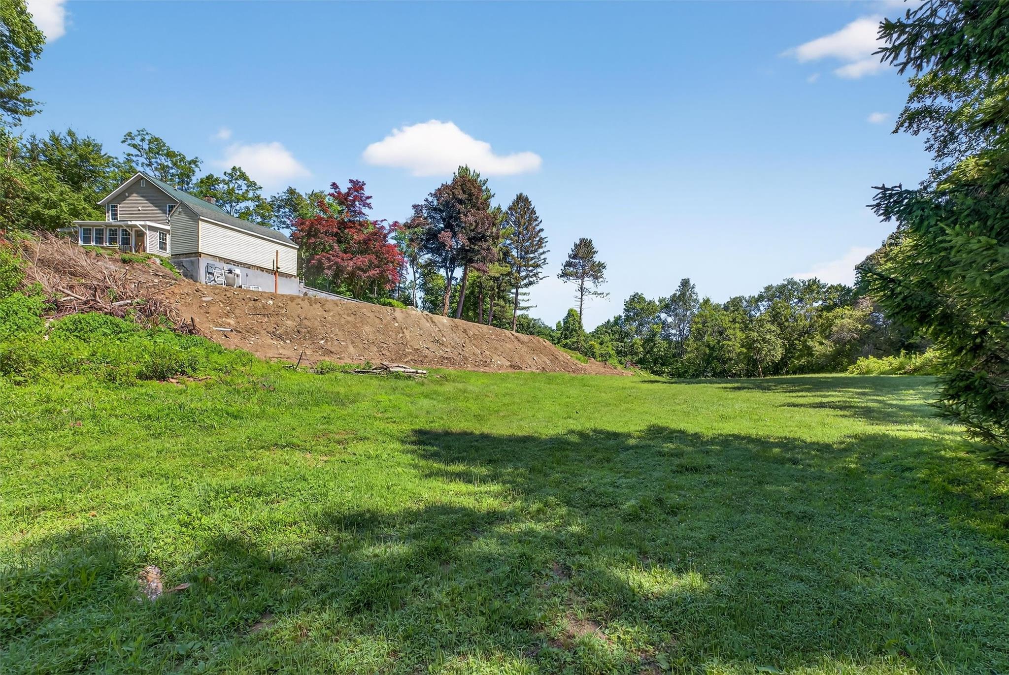 Single Family Residence in Hyde Park NY 104 S Quaker Lane 25.jpg