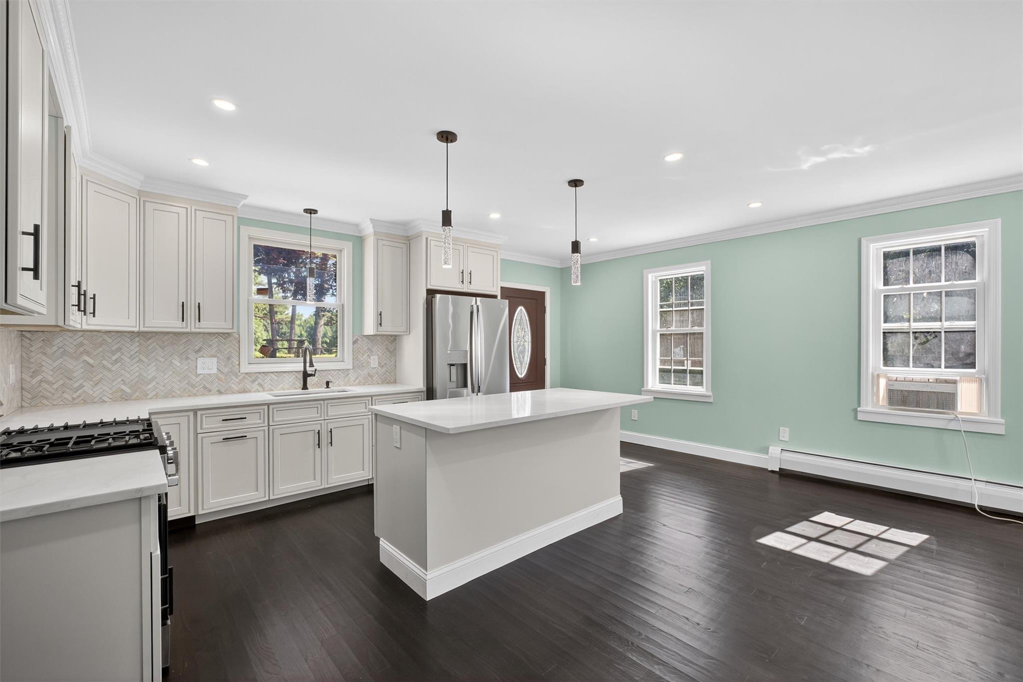 Single Family Residence in Hyde Park NY 104 S Quaker Lane 9.jpg