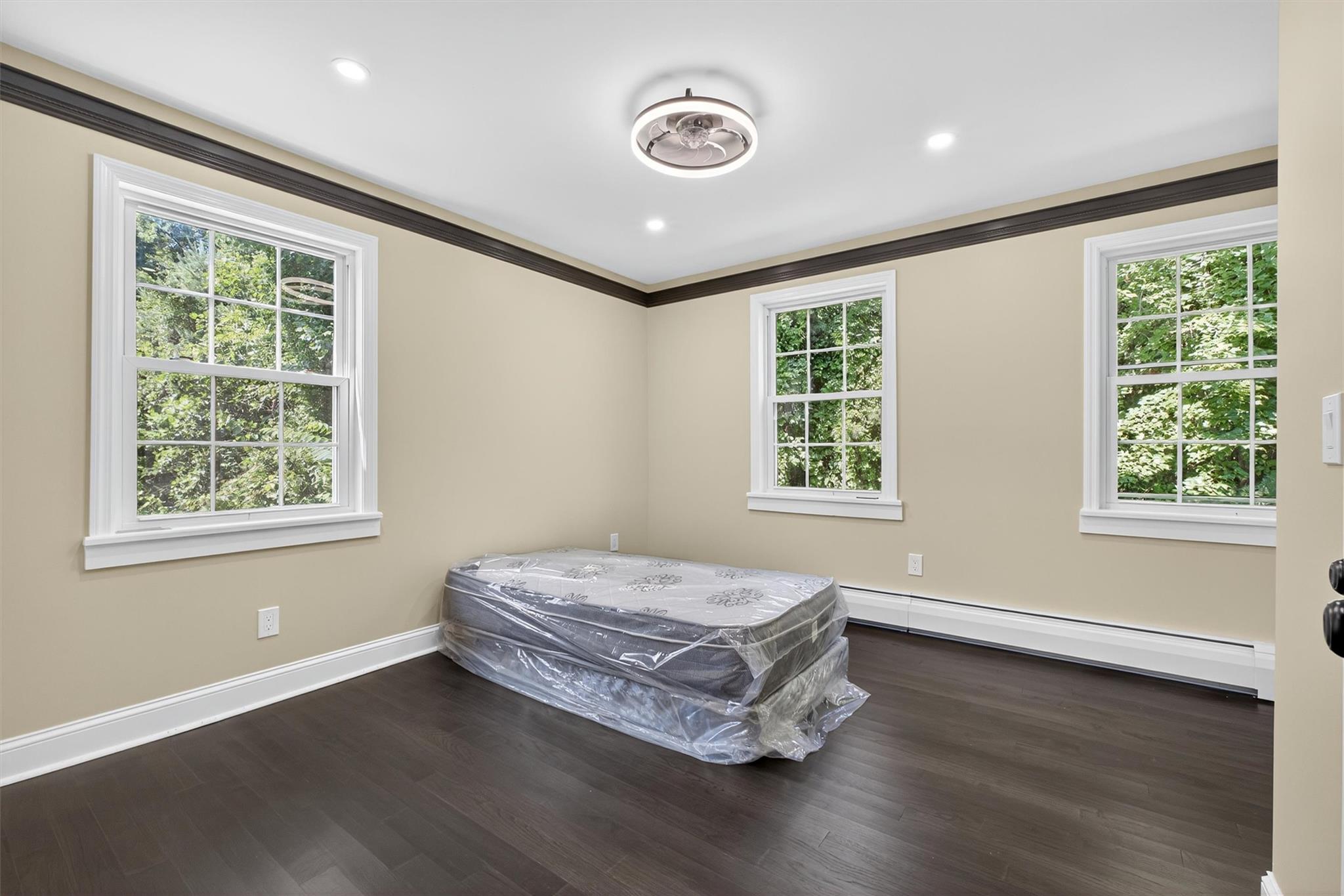 Single Family Residence in Hyde Park NY 104 S Quaker Lane 13.jpg