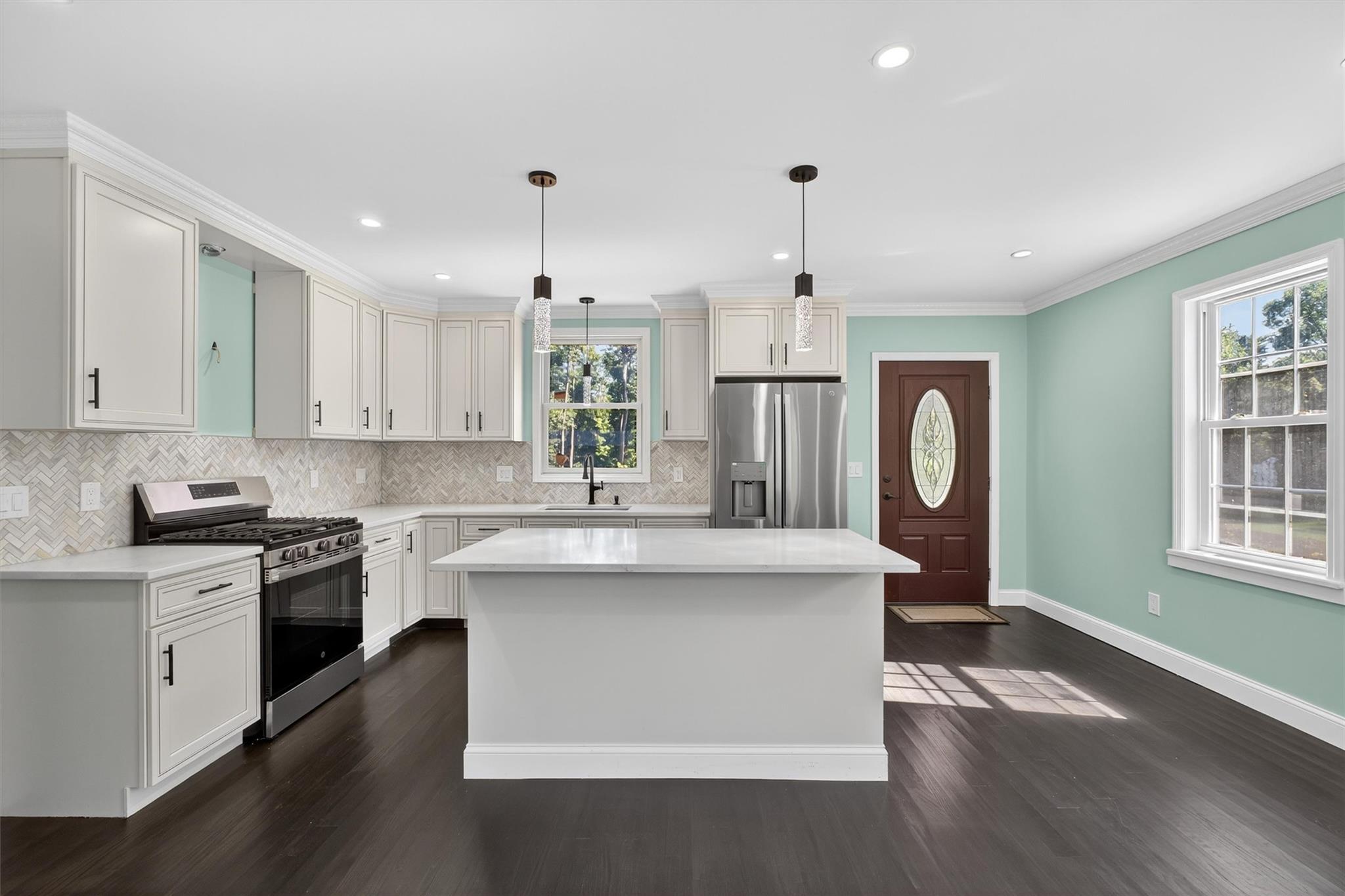 Single Family Residence in Hyde Park NY 104 S Quaker Lane 8.jpg