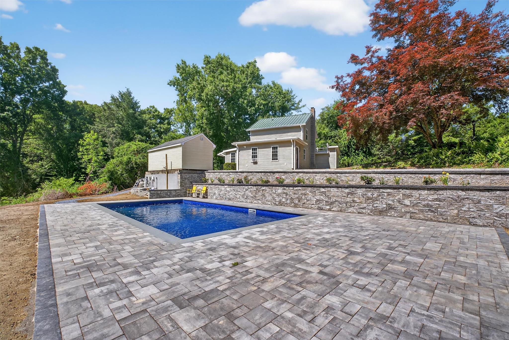 Single Family Residence in Hyde Park NY 104 S Quaker Lane 3.jpg