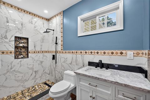 Single Family Residence in Hyde Park NY 104 S Quaker Lane 14.jpg