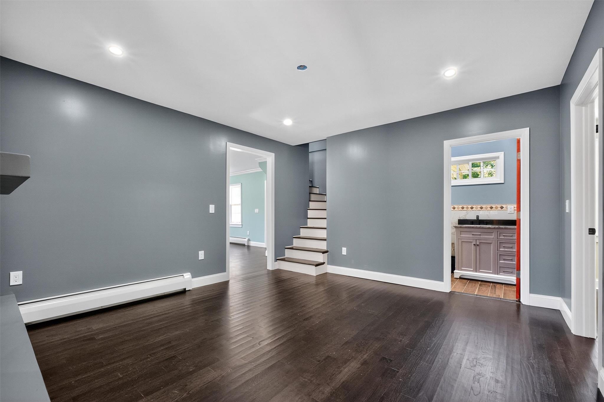 Single Family Residence in Hyde Park NY 104 S Quaker Lane 11.jpg