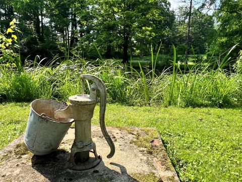 Single Family Residence in Hyde Park NY 104 S Quaker Lane.jpg