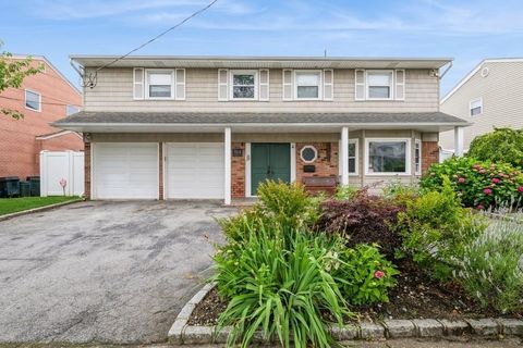 Single Family Residence in Oceanside NY 164 Jeffery Lane.jpg