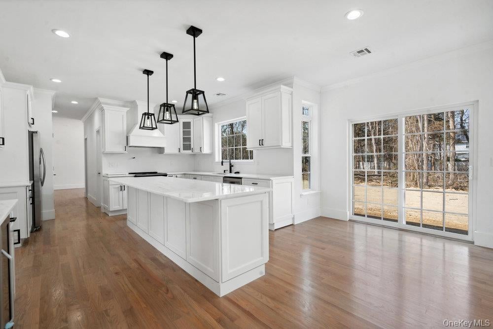 113 Currans Rd, Middle Island, NY 11953 photo