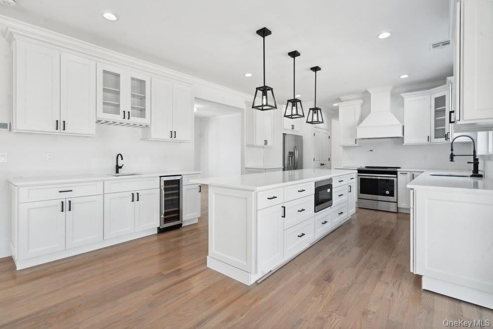 113 Currans Rd, Middle Island, NY 11953 photo