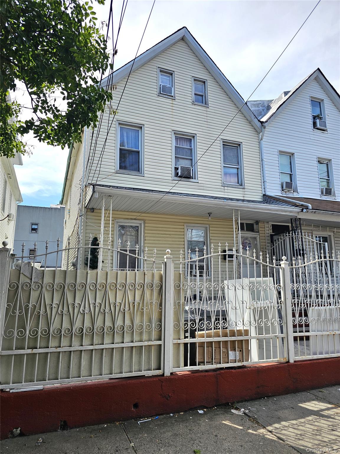 45 4 102nd St, Corona, NY 11368