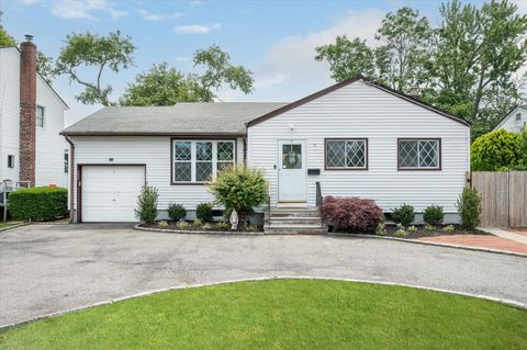 Single Family Residence in Oceanside NY 138 Davison Avenue.jpg