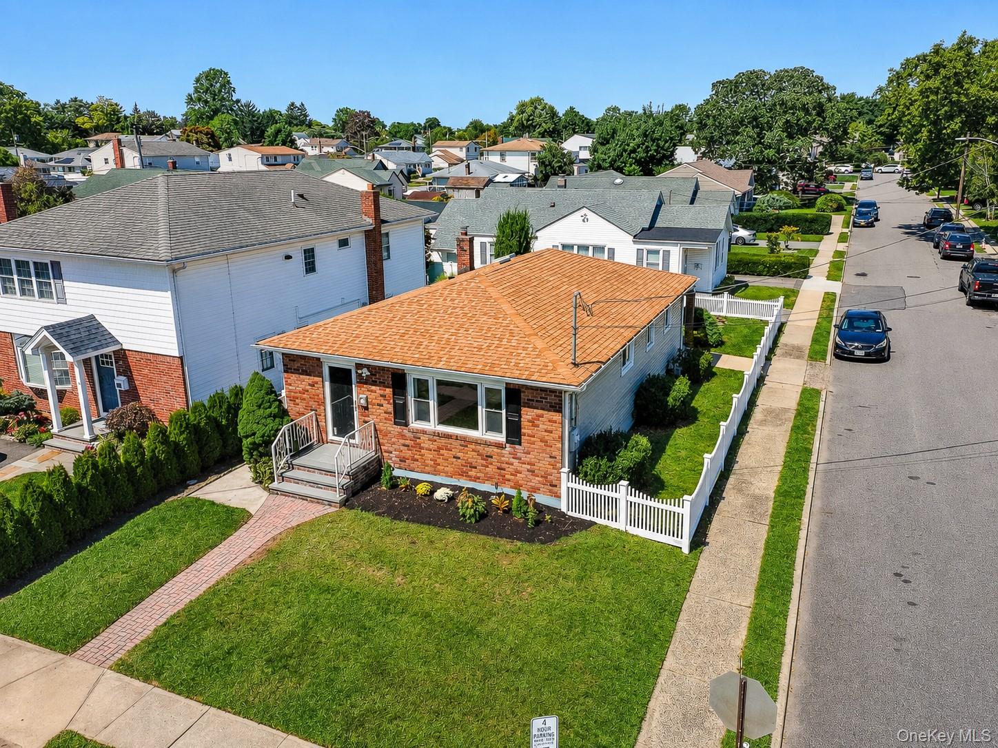 12 Grant Ave, Bethpage, NY 11714 photo