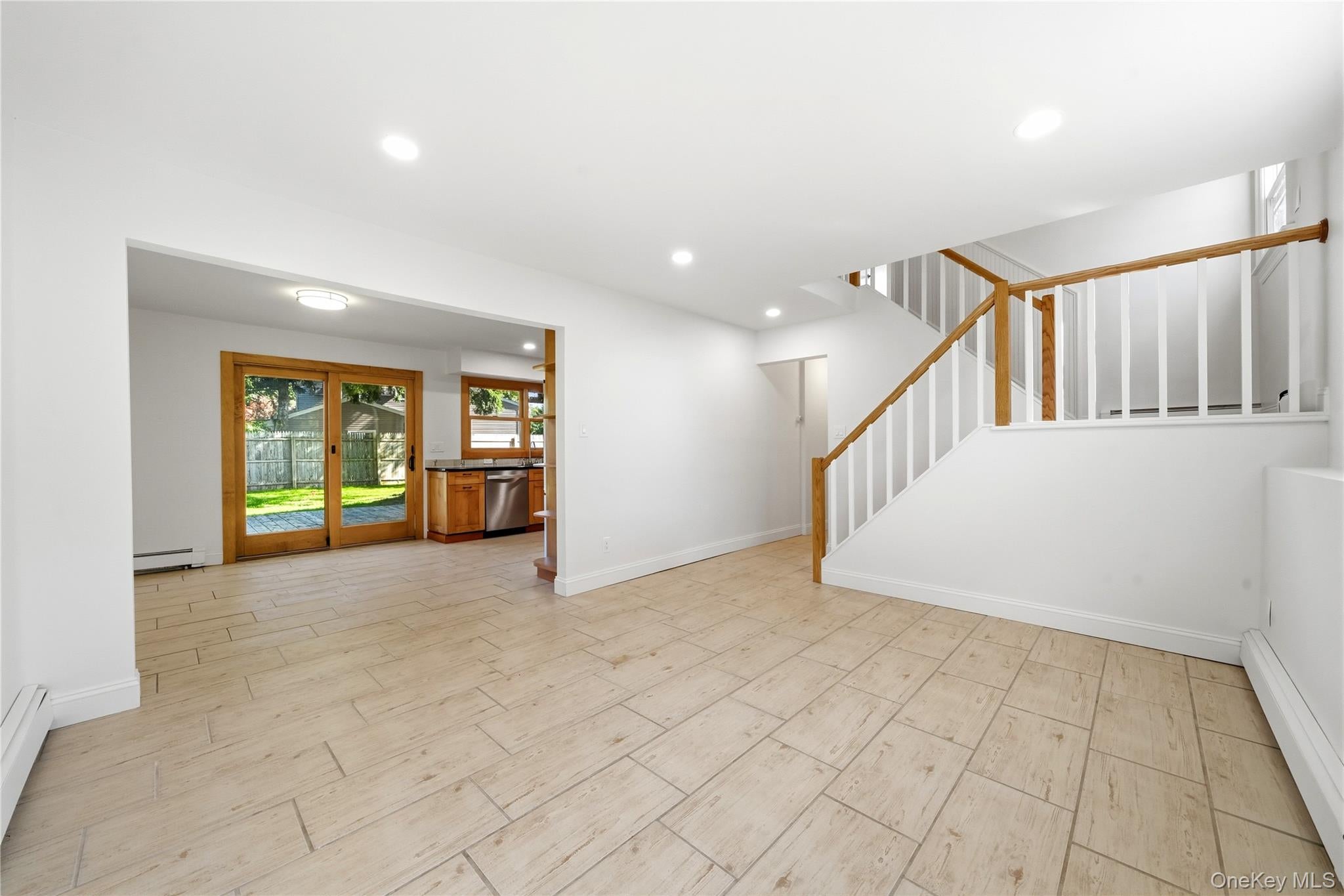 23 Dave Ln, South Setauket, NY 11720 photo