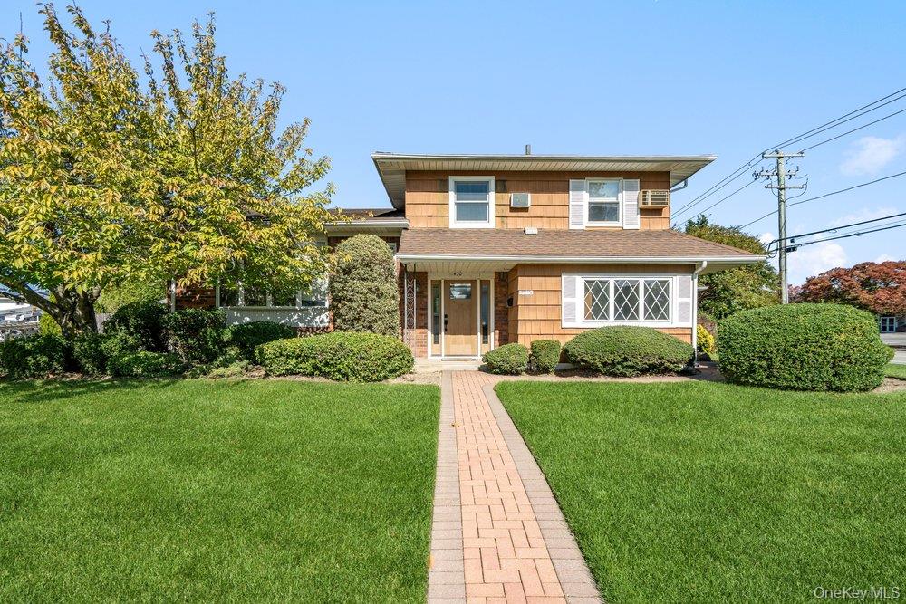 430 Violet St, Massapequa Park, NY 11762 photo