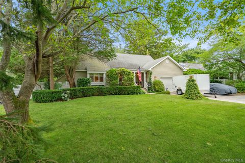 Single Family Residence in Babylon NY 126 Siegel Boulevard.jpg