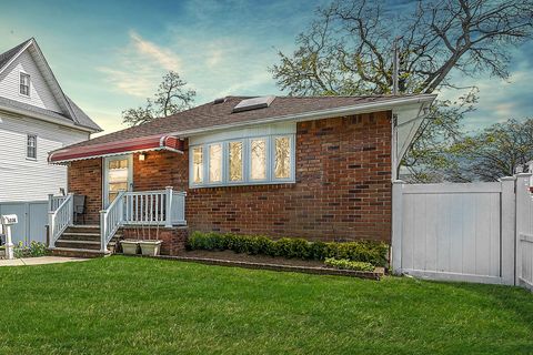 Single Family Residence in Baldwin Harbor NY 1036 Pacific Street.jpg