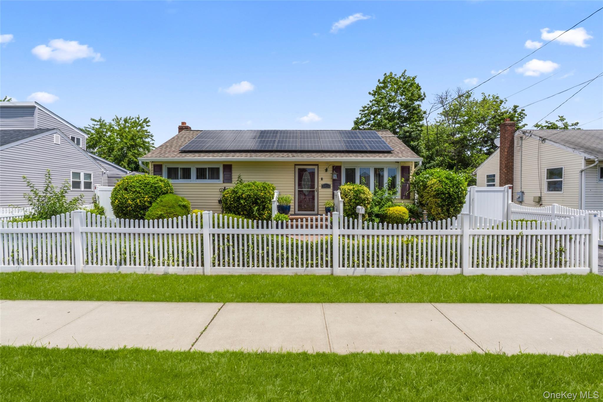 3414 Great Neck Rd, Amityville, NY 11701