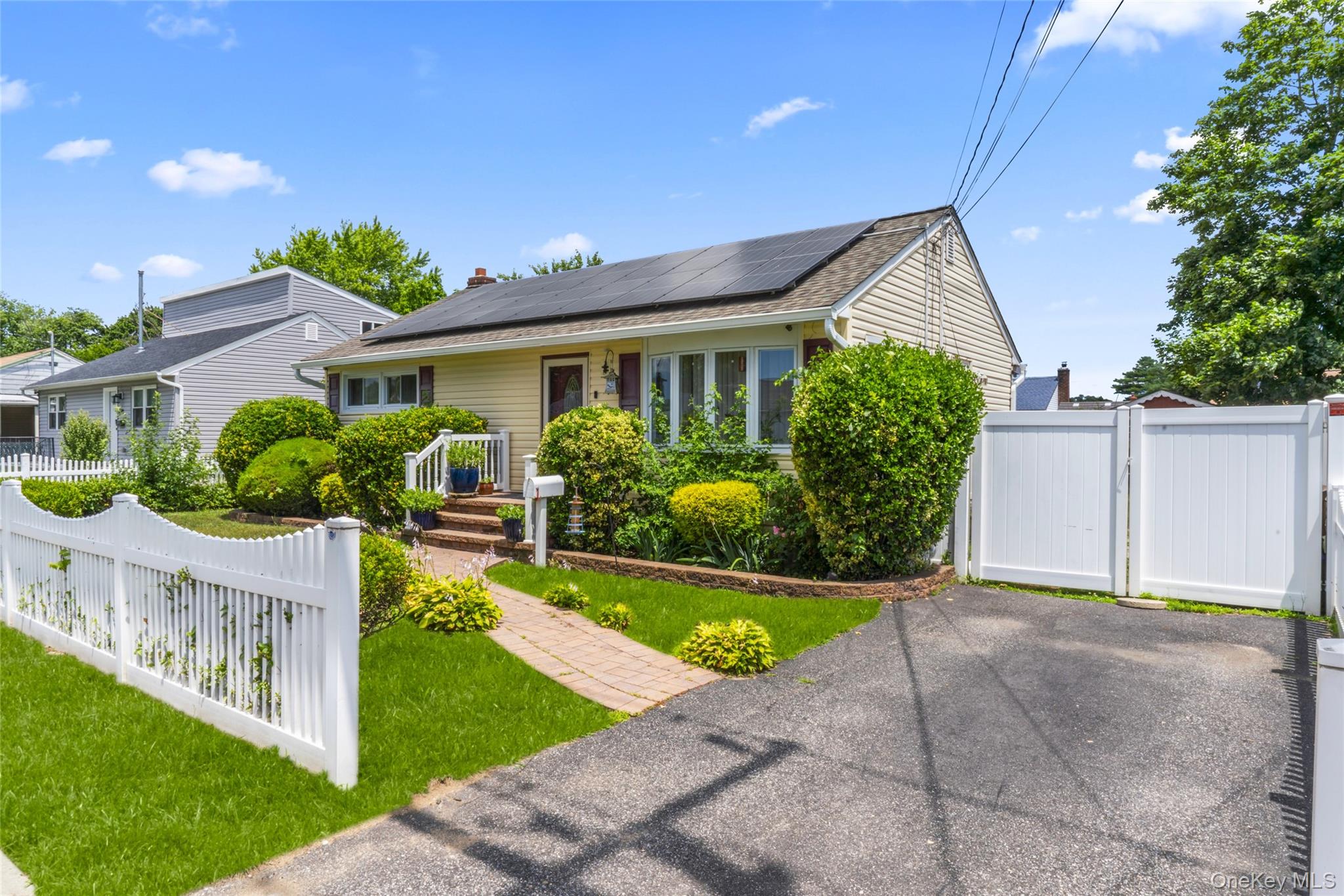 3414 Great Neck Rd, Amityville, NY 11701 photo