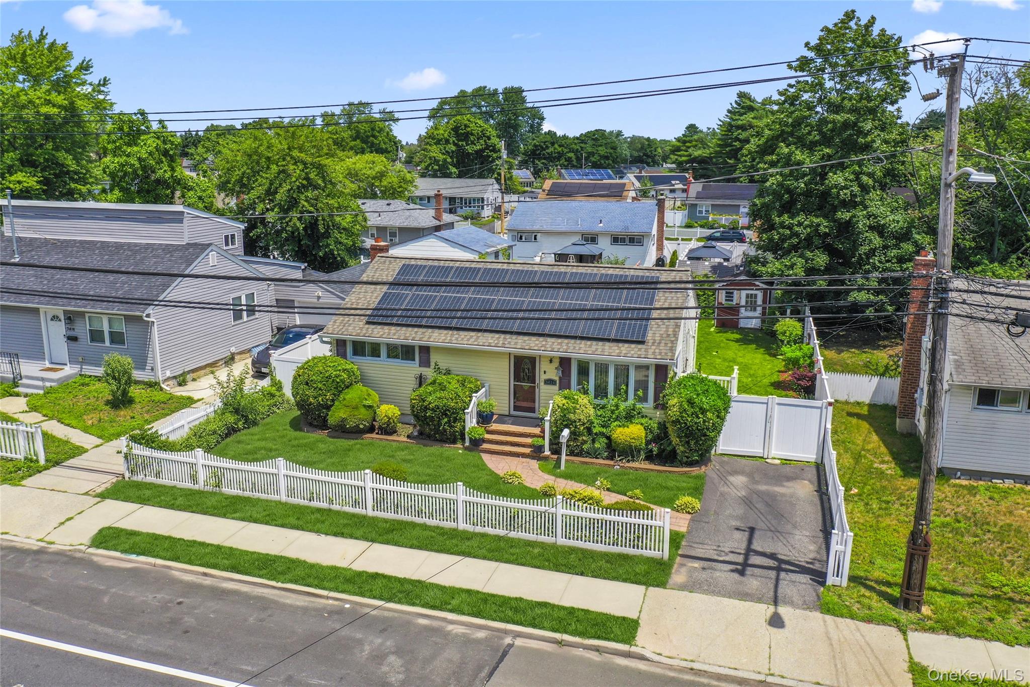 3414 Great Neck Rd, Amityville, NY 11701 photo