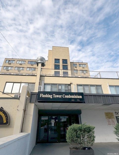 Office in Flushing NY 33-70 Prince Street #706.jpg