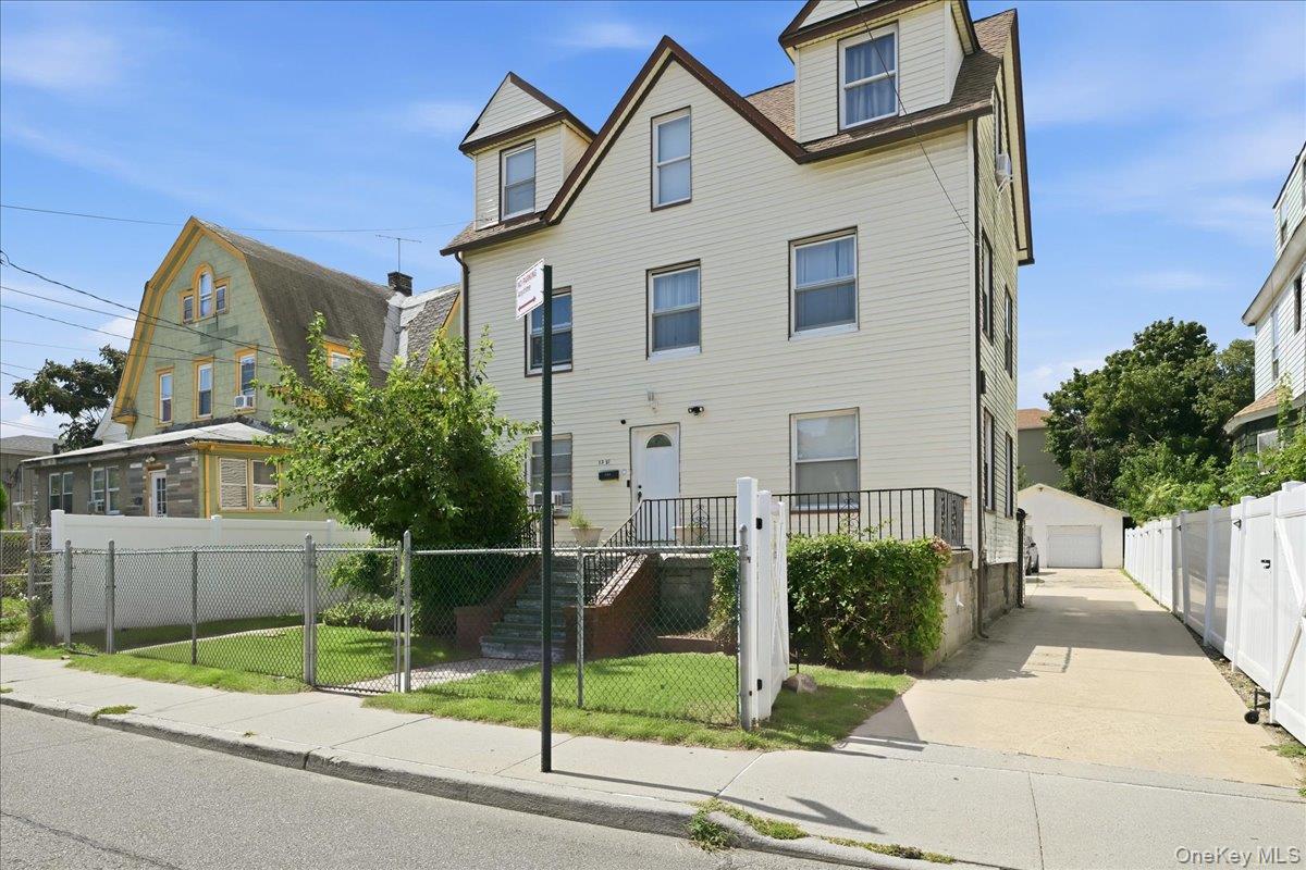 13 51 Mcbride St, Far Rockaway, NY 11691