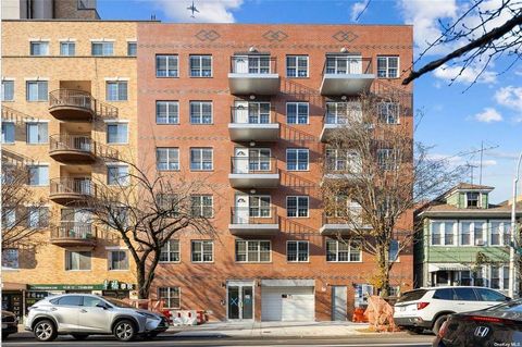 Condominium in Flushing NY 141-15 Cherry Avenue #4E.jpg