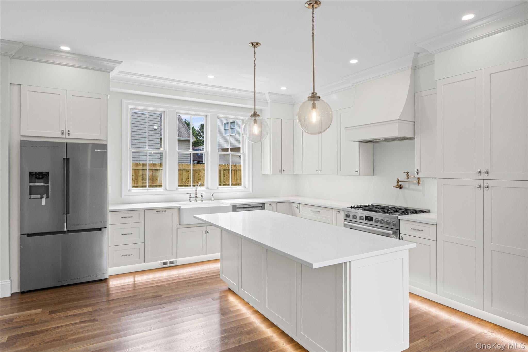28 Alsace Pl, Northport, NY 11768 photo