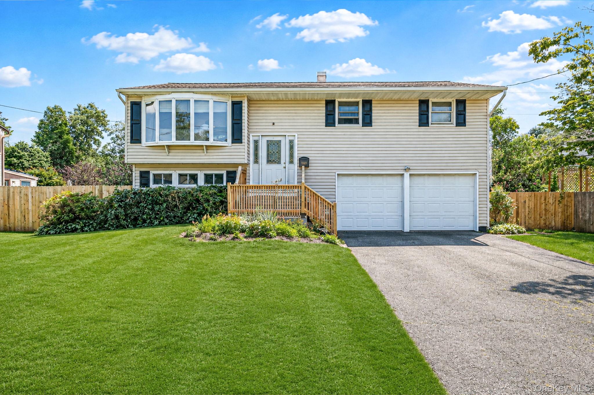 104 Utica St, Bay Shore, NY 11706