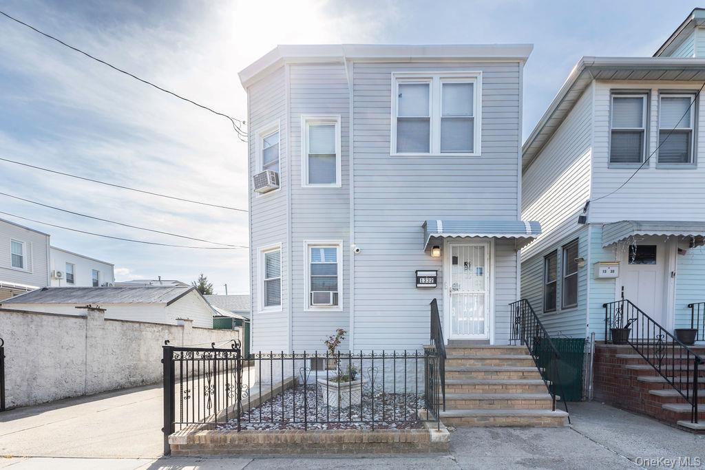 1332 129th St, College Point, NY 11356